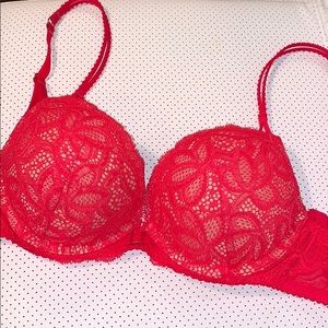 VICTORIA’S SECRET BOMBSHELL BRA!